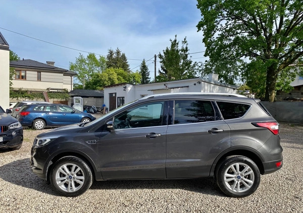 Ford Kuga cena 63900 przebieg: 107157, rok produkcji 2017 z Kałuszyn małe 781